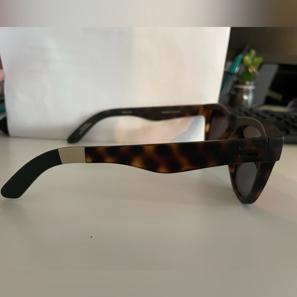 Tom’s “Dalston” Traveller’s Collection - Picture 2 of 6